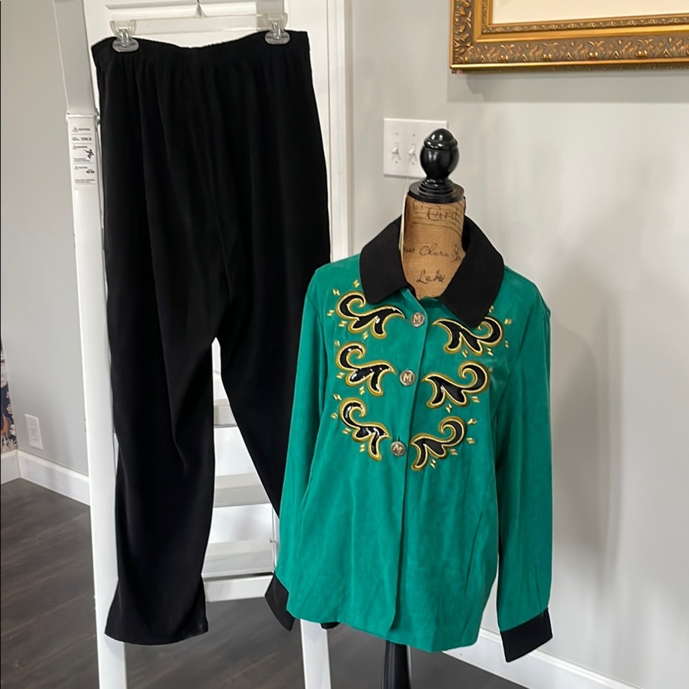 Bob Mackie Women's 1X 2 pc Green Embroidered Jacket & Pant Suit